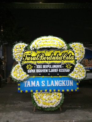 Papan Bunga Duka di Kali Serayu