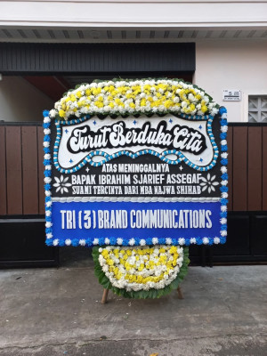 Papan Bunga Duka di Kali Serayu
